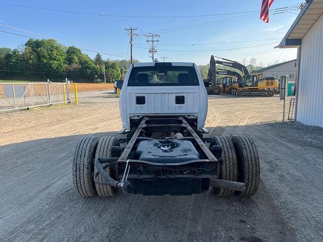 Image of Dodge Ram 3500 equipment image 3
