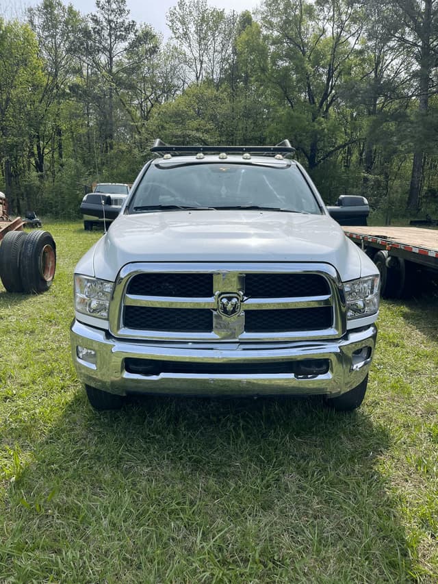 Image of Dodge Ram 3500 equipment image 2