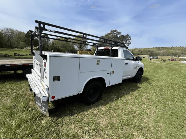 Image of Dodge Ram 3500 equipment image 4