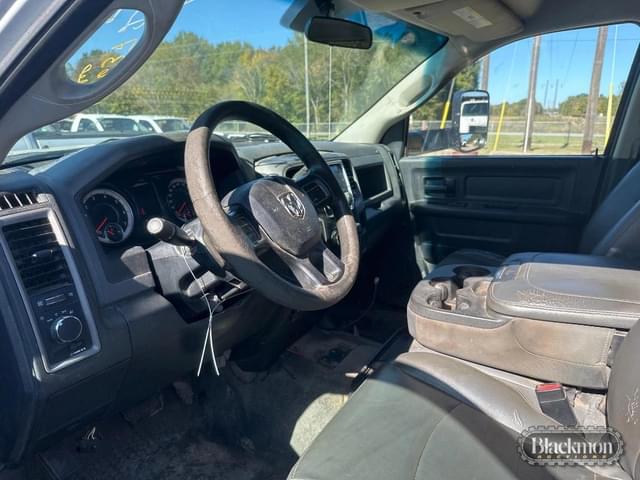 Image of Dodge Ram 3500 equipment image 3