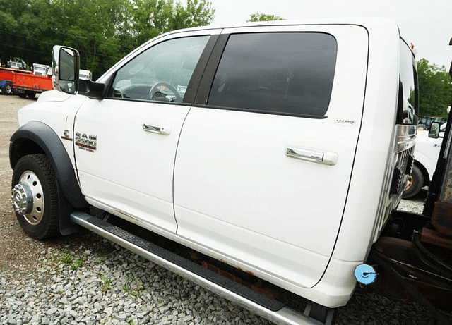 Image of Dodge Ram 5500 equipment image 2