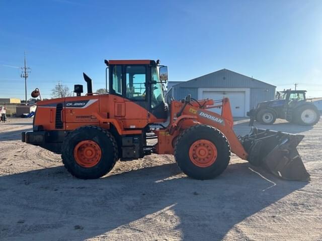 Image of  Doosan DL220-5 equipment image 4