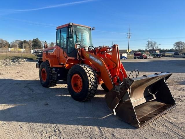 Image of  Doosan DL220-5 equipment image 3