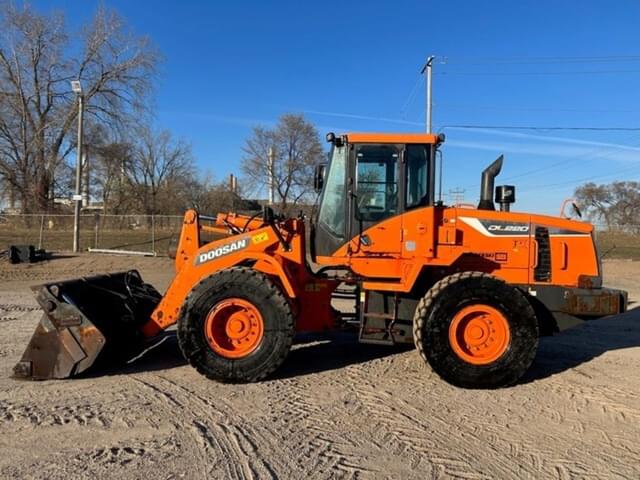 Image of  Doosan DL220-5 equipment image 1
