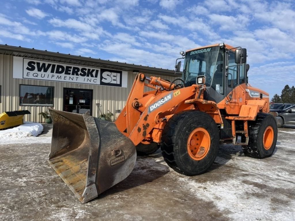 2016 Doosan DL250-5 Equipment Image0