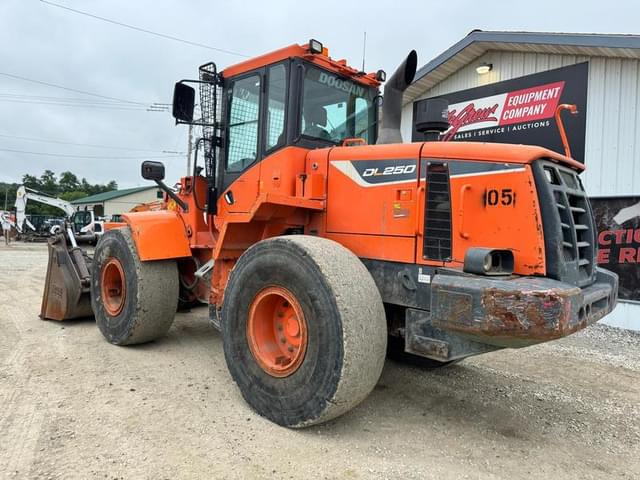 Image of  Doosan DL250 equipment image 2