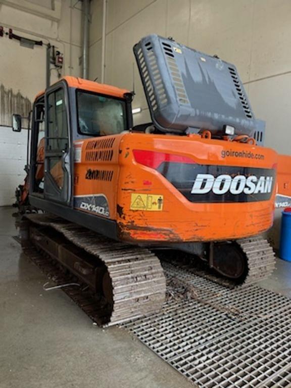 Image of  Doosan DX140LC-5 equipment image 2