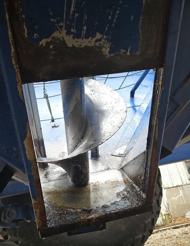 Image of E-Z Trail 710 equipment image 4