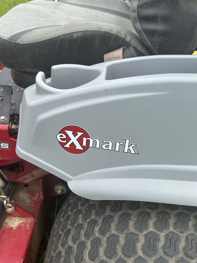 Image of Exmark LZE742GKC604A3 equipment image 2