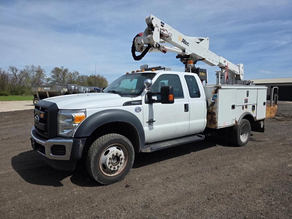 2016 Ford F-550 Equipment Image0