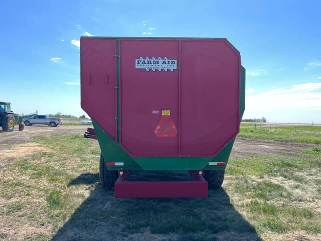 Image of Farm Aid 680 equipment image 4