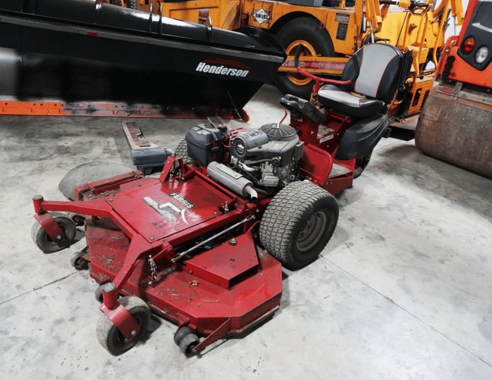 2016 Ferris ProCut S Equipment Image0