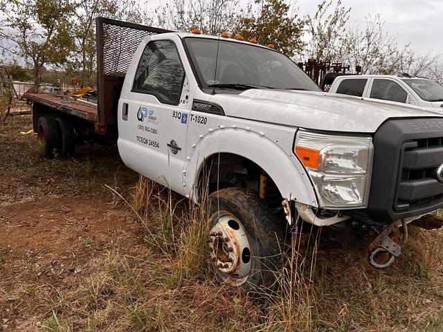 Image of Ford F-550 equipment image 2