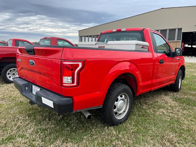 Image of Ford F-150 equipment image 2