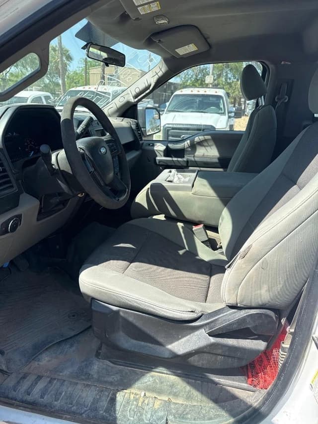 Image of Ford F-150 equipment image 4