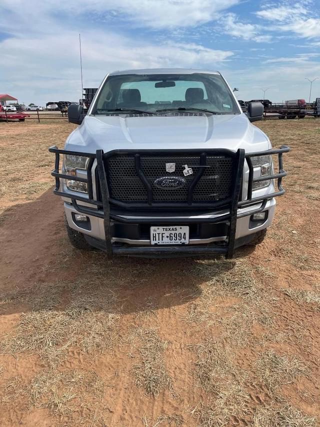 Image of Ford F-150 equipment image 1