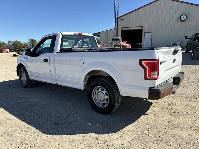 Image of Ford F-150 equipment image 2