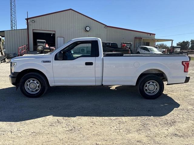 Image of Ford F-150 equipment image 1