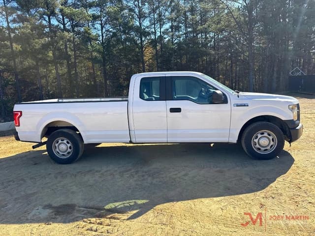 Image of Ford F-150 equipment image 1