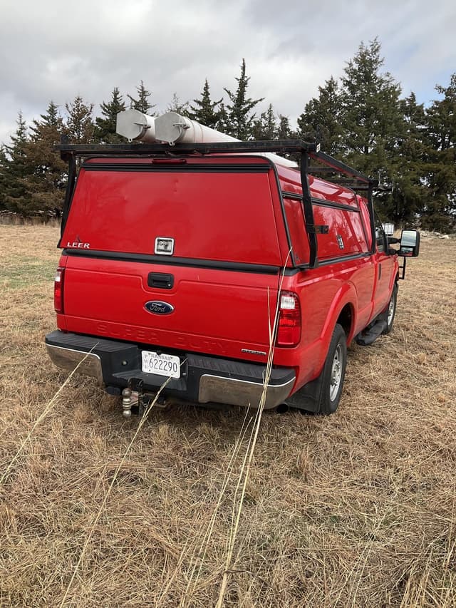Image of Ford F-250 equipment image 3