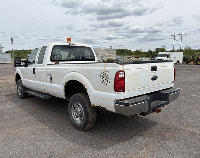 Image of Ford F-250 equipment image 2