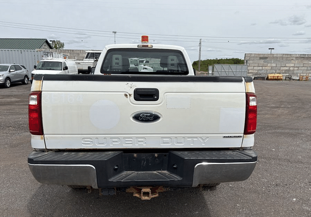 Image of Ford F-250 equipment image 3