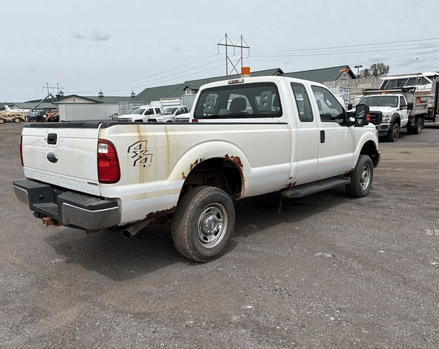 Image of Ford F-250 equipment image 4