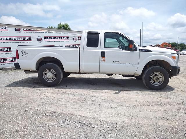 Image of Ford F-250 equipment image 3