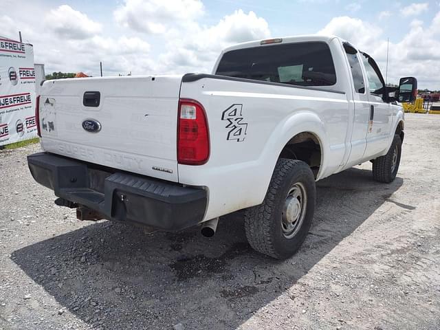 Image of Ford F-250 equipment image 4