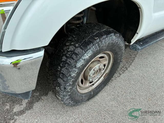 Image of Ford F-250 equipment image 3