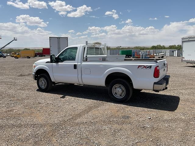Image of Ford F-250 equipment image 3