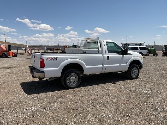 Image of Ford F-250 equipment image 2