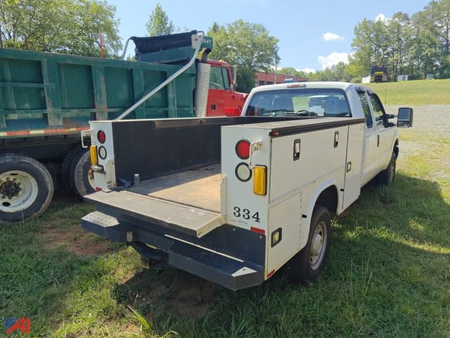 Image of Ford F-250 equipment image 4