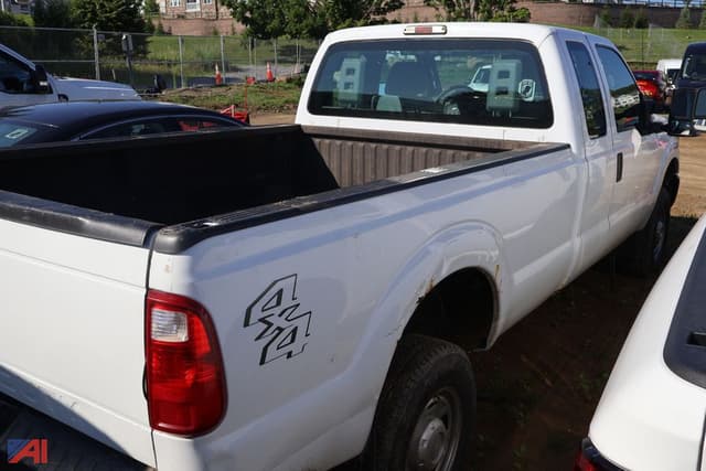 Image of Ford F-250 equipment image 2