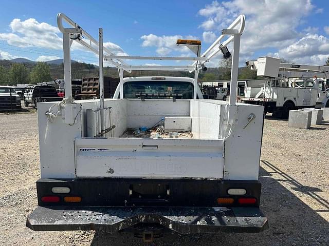 Image of Ford F-250 equipment image 4