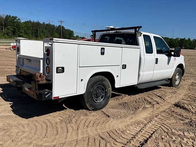 Image of Ford F-250 equipment image 4