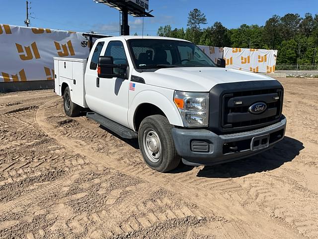 Image of Ford F-250 equipment image 2