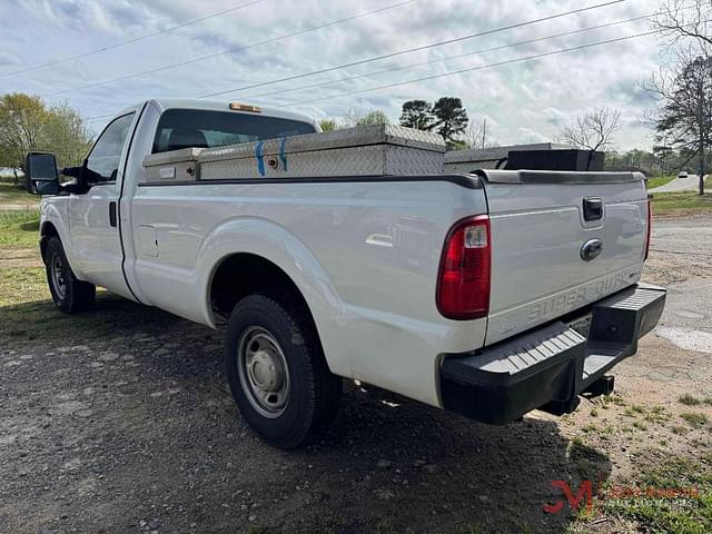 Image of Ford F-250 equipment image 3