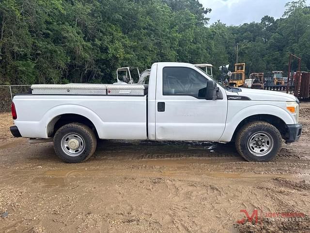 Image of Ford F-250 equipment image 1