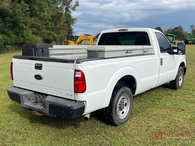 Image of Ford F-250 equipment image 2