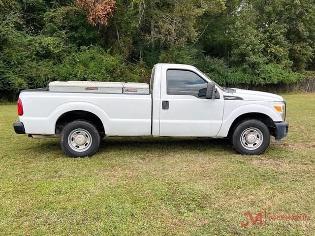 Image of Ford F-250 equipment image 1