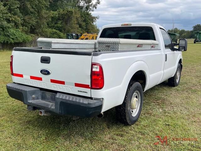 Image of Ford F-250 equipment image 2