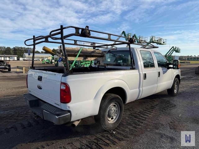 Image of Ford F-250 equipment image 3