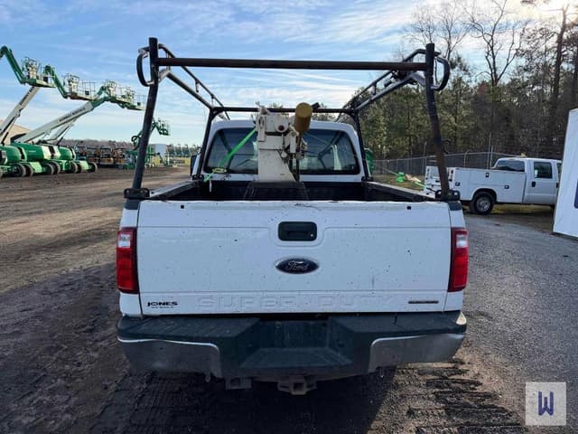 Image of Ford F-250 equipment image 4