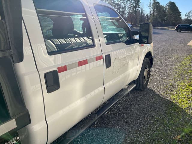 Image of Ford F-350 equipment image 4