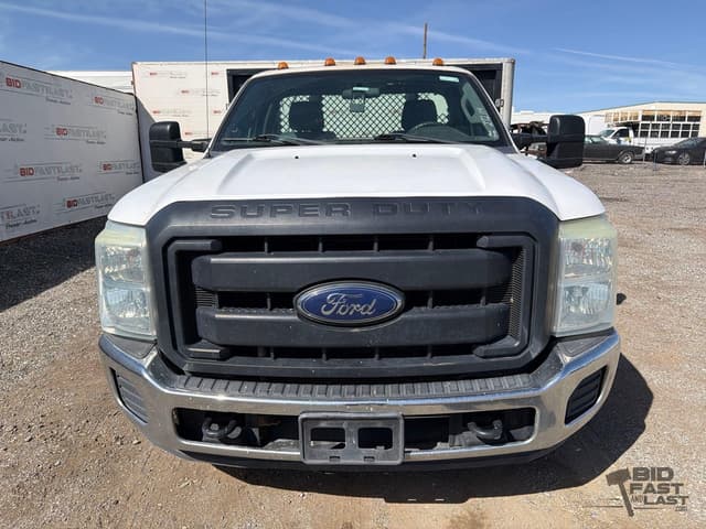 Image of Ford F-350 equipment image 1