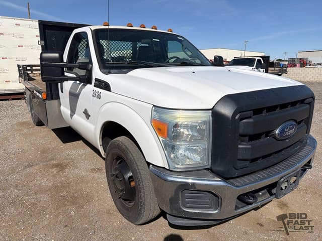 Image of Ford F-350 equipment image 2
