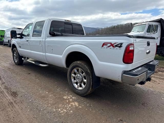 Image of Ford F-350 equipment image 2