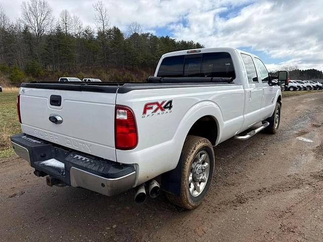 Image of Ford F-350 equipment image 4