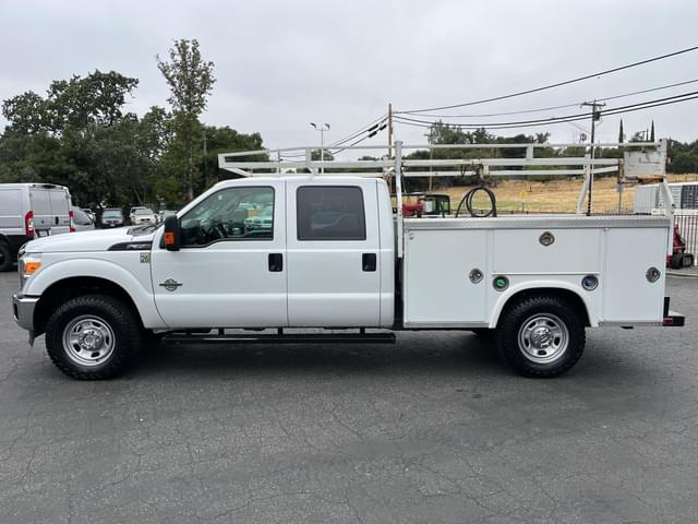Image of Ford F-350 equipment image 2